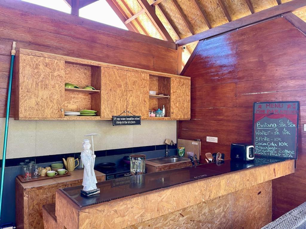 The Golden Ave Bungalow Gili Trawangan Esterno foto