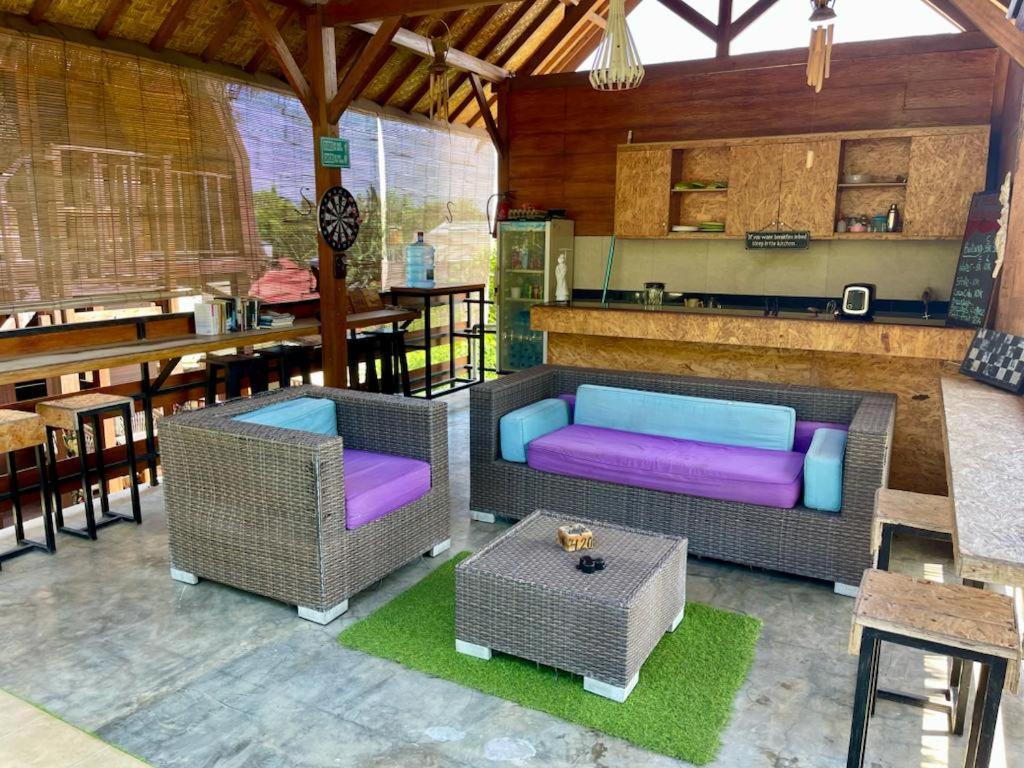 The Golden Ave Bungalow Gili Trawangan Esterno foto