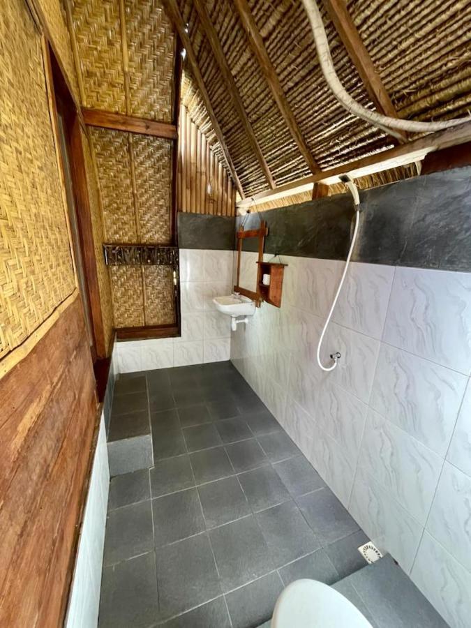 The Golden Ave Bungalow Gili Trawangan Esterno foto