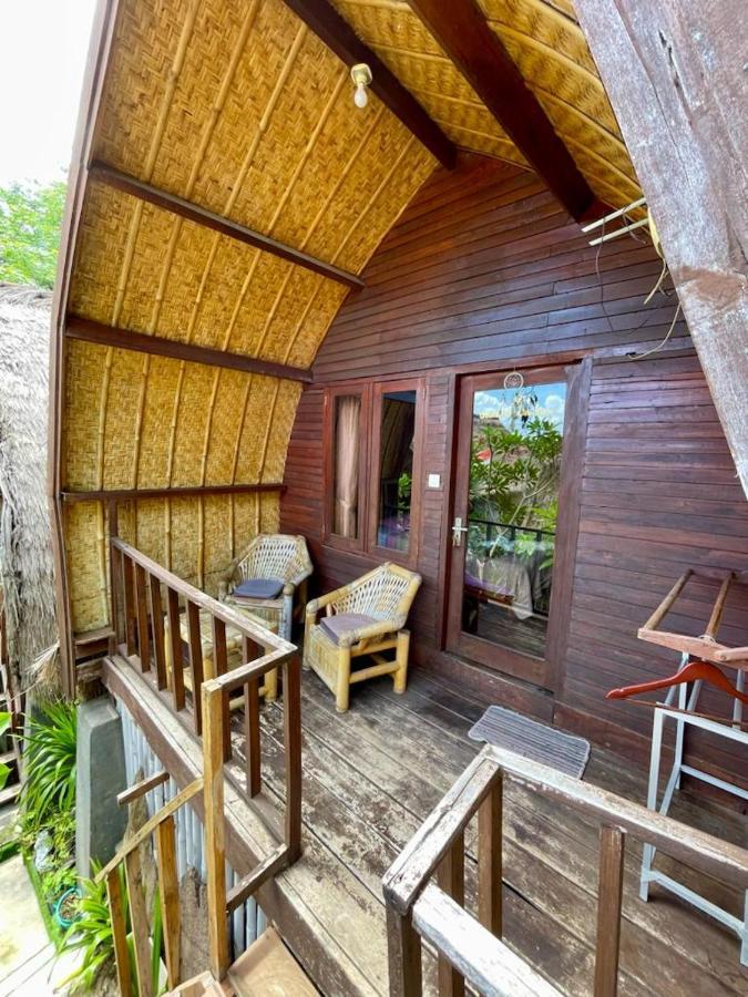 The Golden Ave Bungalow Gili Trawangan Esterno foto