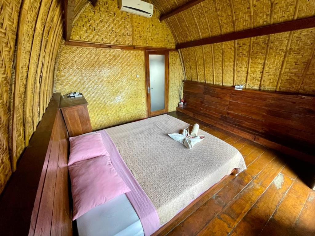 The Golden Ave Bungalow Gili Trawangan Esterno foto